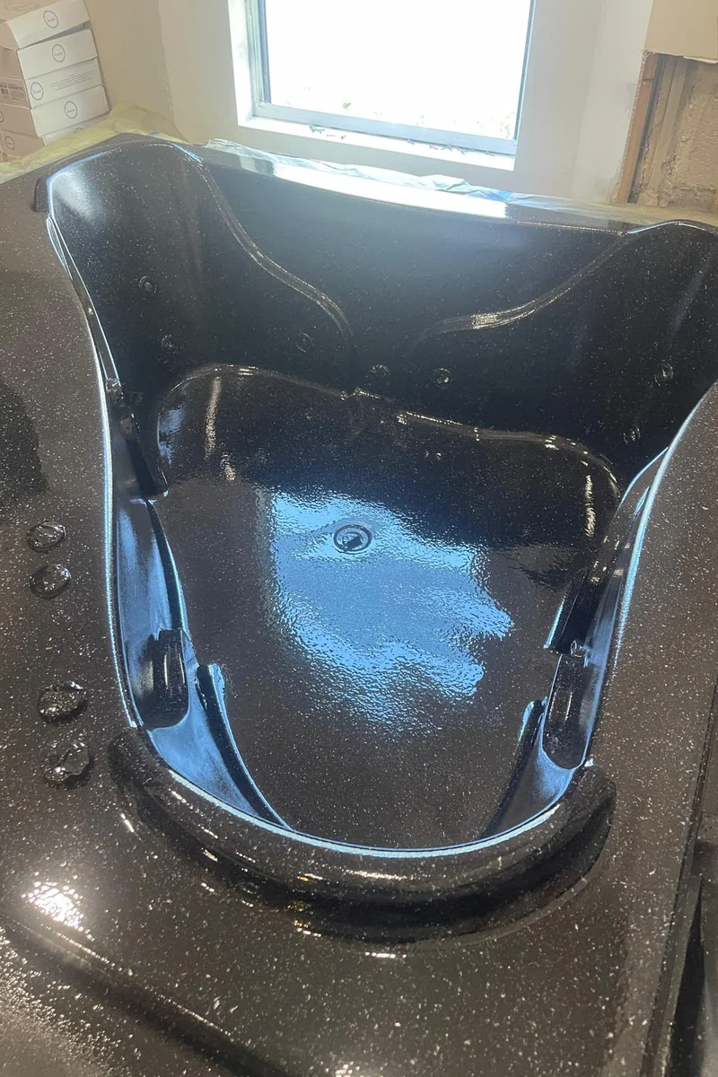 Whirlpool bathtub epoxy refinishing in Kissimmee, FL - Castillo Epoxy Refinishing