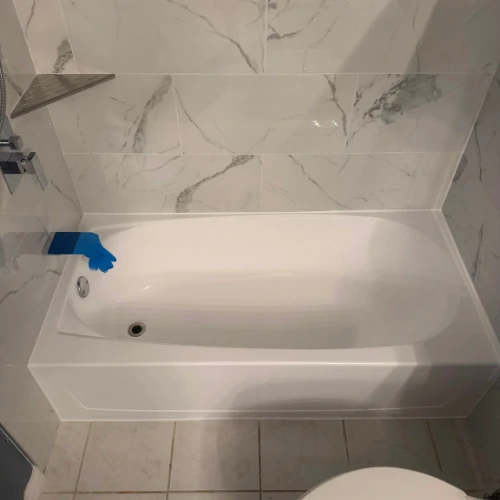 fiberglass-bathtub-surround-refinishing-kissimmee.